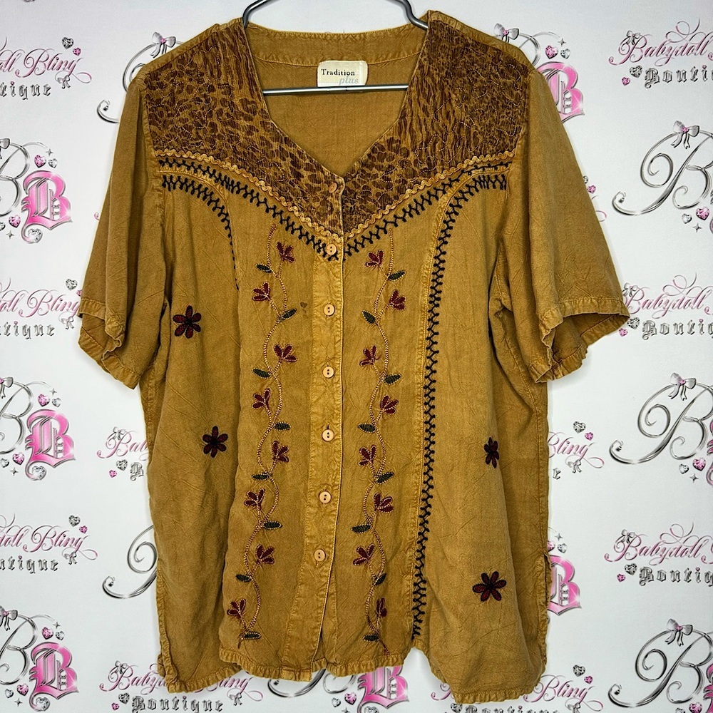 Tradition plus shirt button up western vintage embroidery floral tan belted luxe